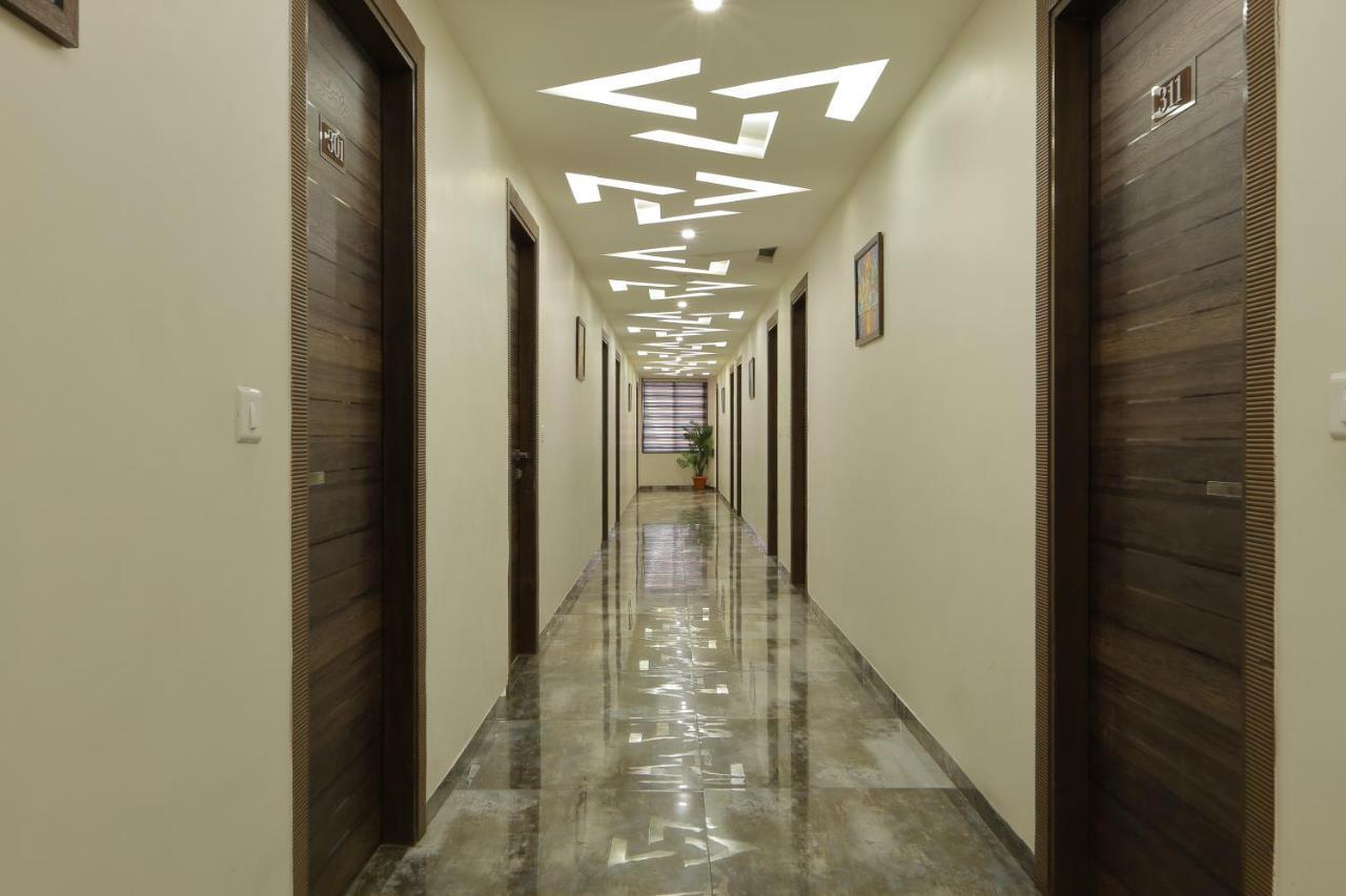 Hotel Unity Ахмедабад Экстерьер фото