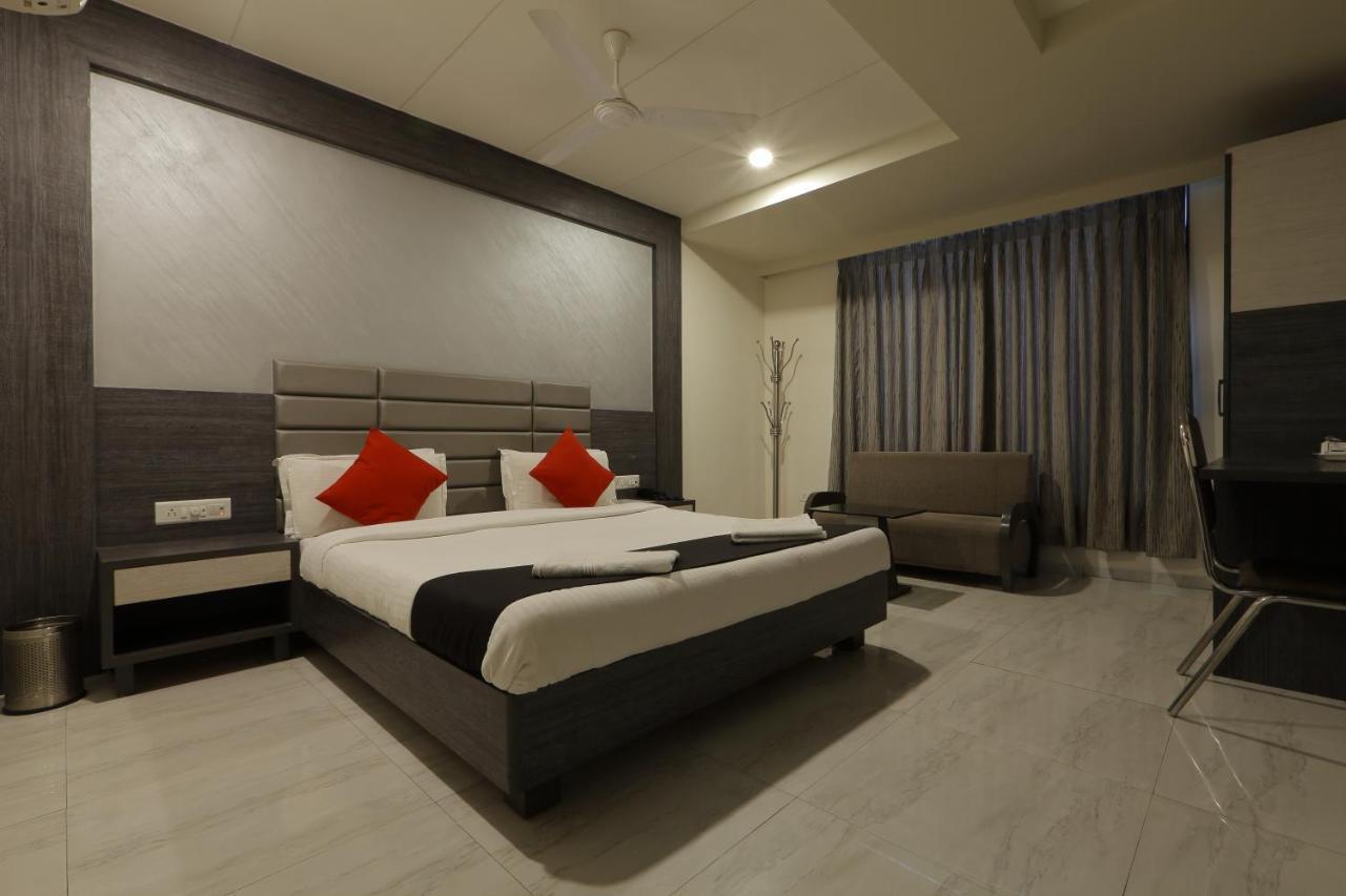 Hotel Unity Ахмедабад Экстерьер фото
