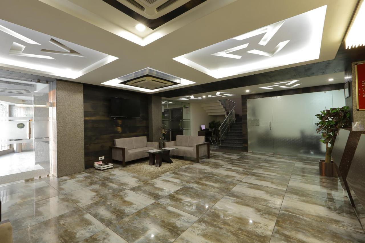 Hotel Unity Ахмедабад Экстерьер фото