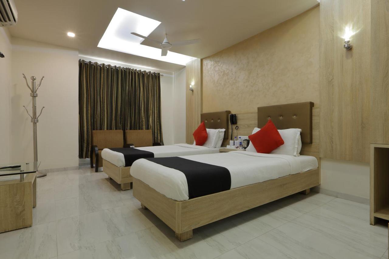 Hotel Unity Ахмедабад Экстерьер фото