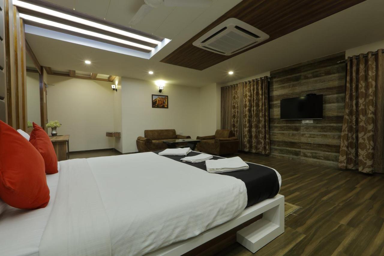 Hotel Unity Ахмедабад Экстерьер фото