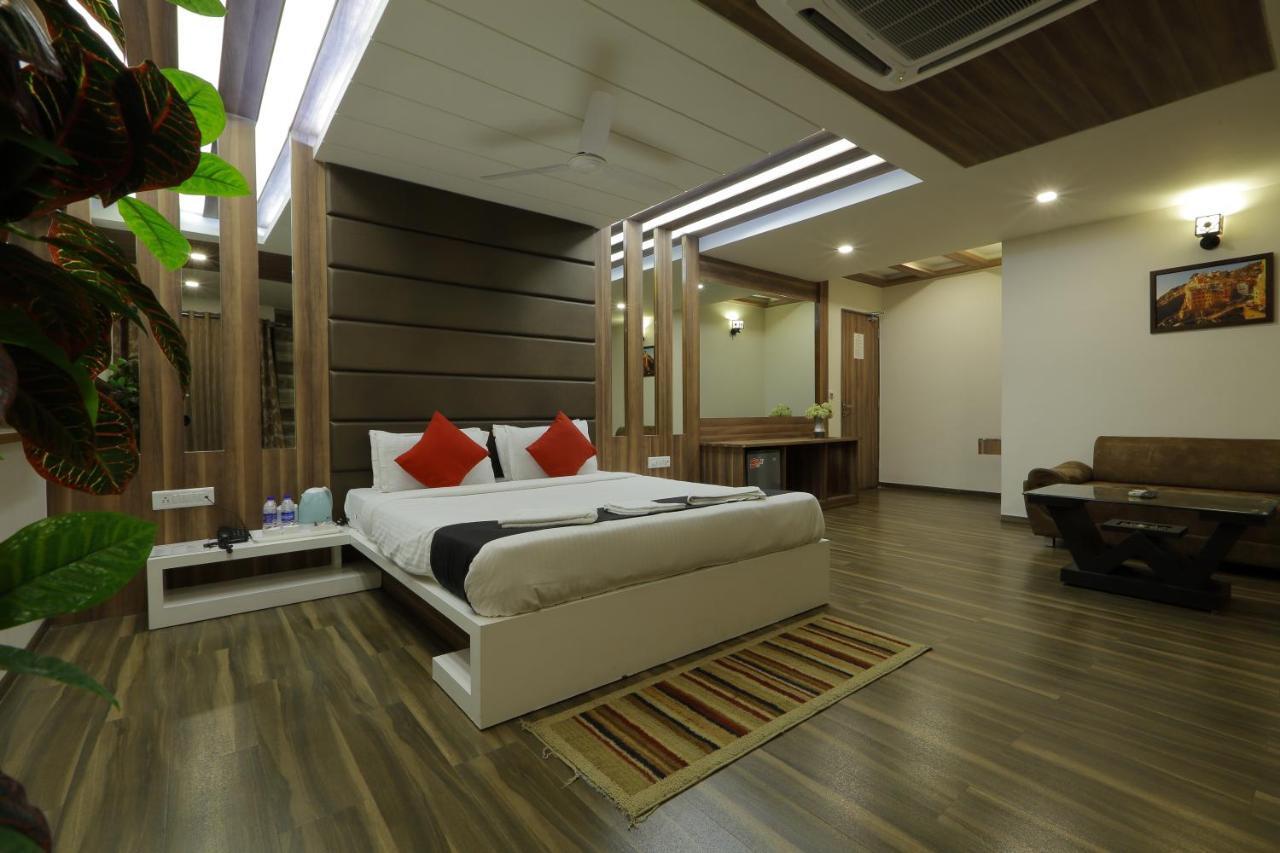 Hotel Unity Ахмедабад Экстерьер фото